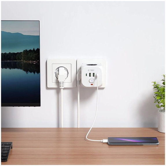Mrežni punjač PCL3X4 Power Socket 2 USB & 2 USB-C & 3 Socket, bijela, Tech-Protect