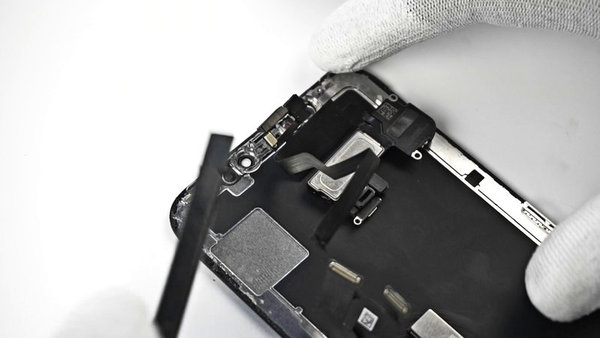 Uklanjanje senzora i modula zvučnika slušalice iz uređaja