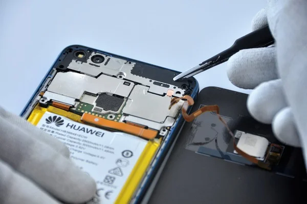 Uklanjanje nosača poklopca