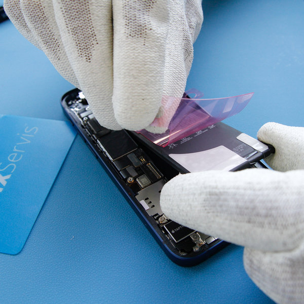 Zalijepite novu ljepljivu traku na novu bateriju