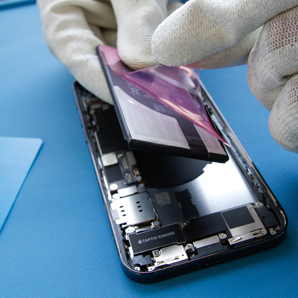 Zalijepite novu ljepljivu traku na novu bateriju