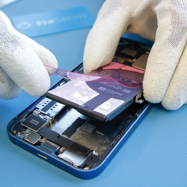 Zalijepite novu ljepljivu traku na novu bateriju