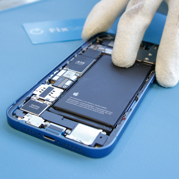 Umetnite novu bateriju u iPhone