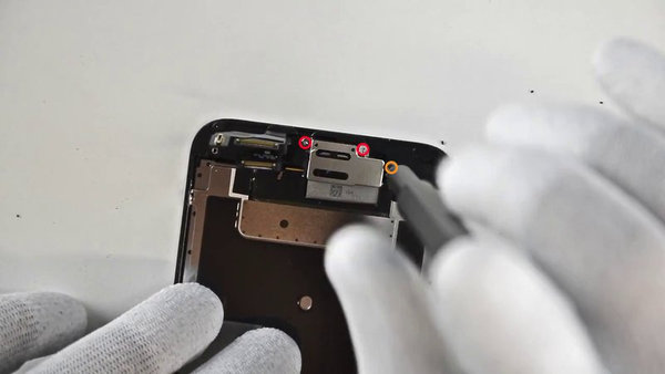 Rastavljanje poklopca zvučnika slušalice