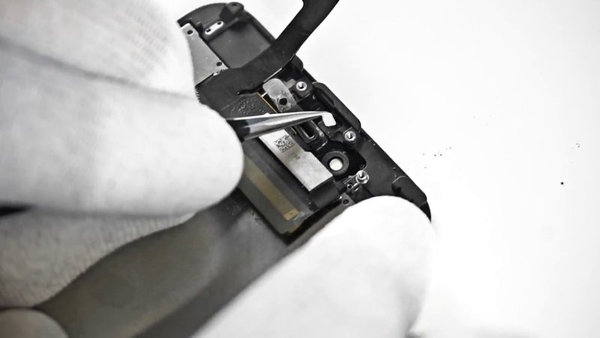 Rastavljanje prednje kamere i senzora blizine